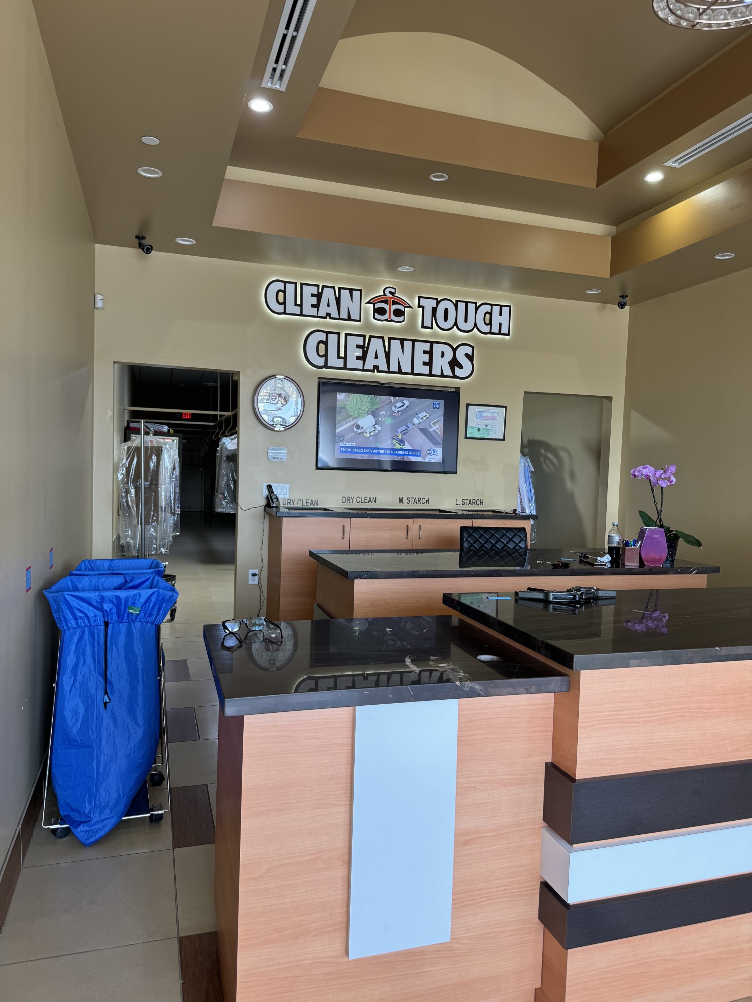 Dry cleaning and laundry service in Riley Fuzzel