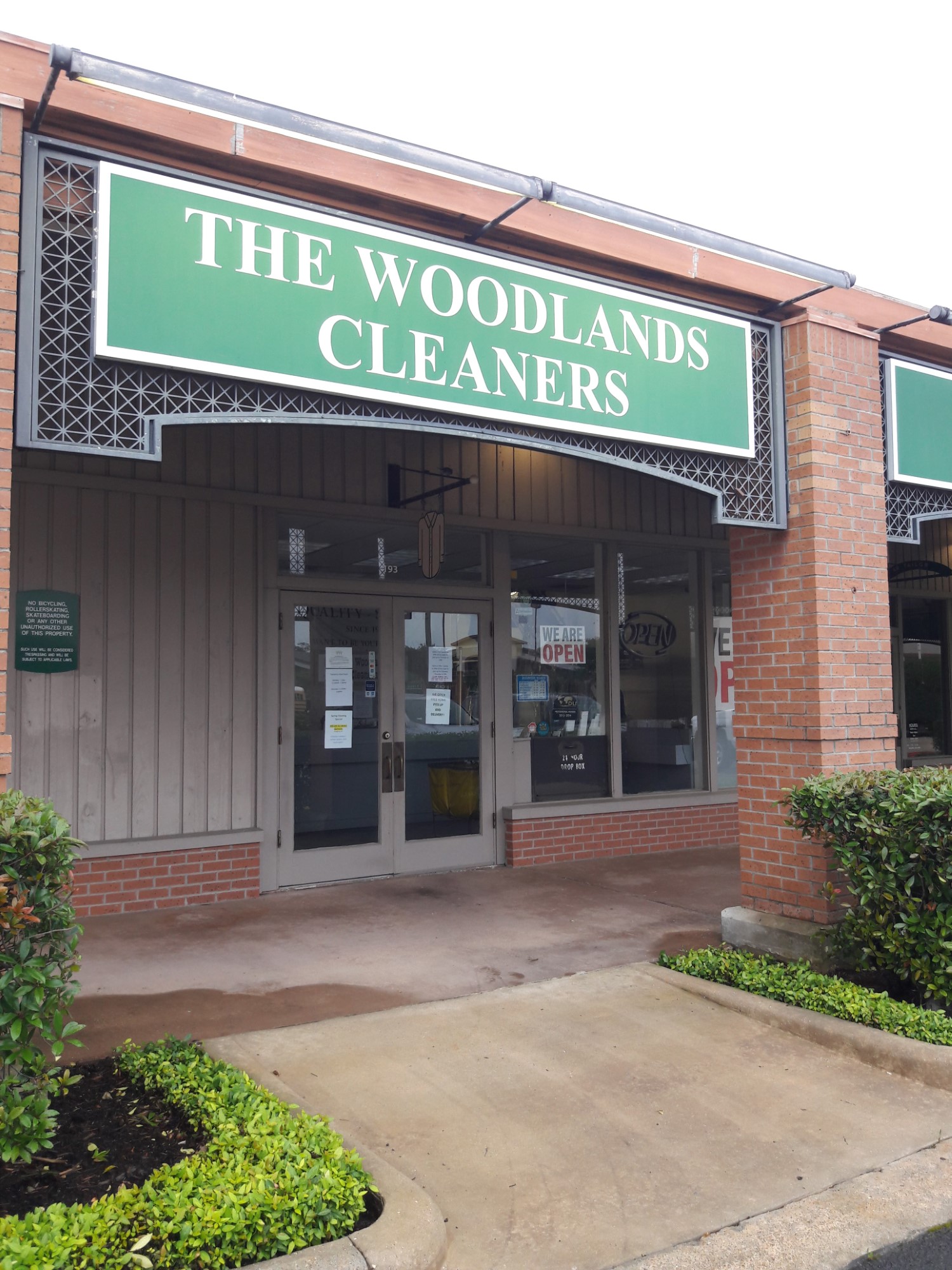 Dry cleaning and laundry service in The Woodlands